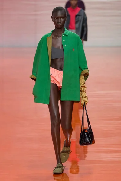 Look 27